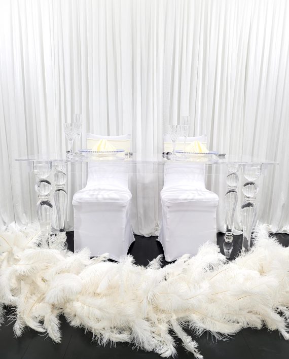 example_white_feather_garland